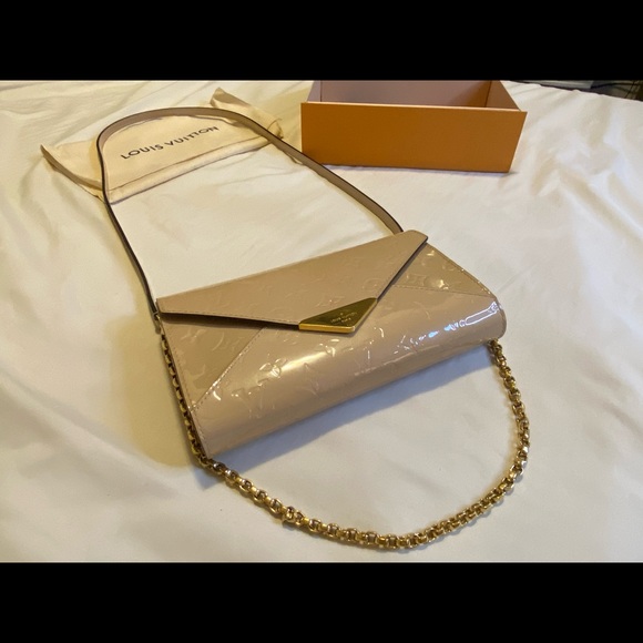 Louis Vuitton Amarante Monogram Vernis Mira - Picture 13 of 16